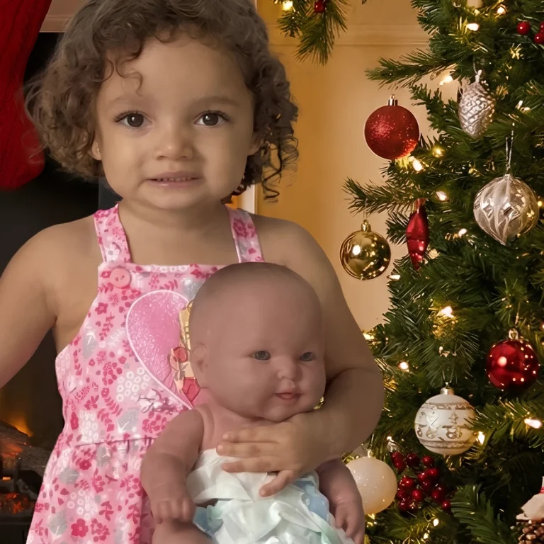 Laura e o Natal na Cidade dos Brinquedos Falantes